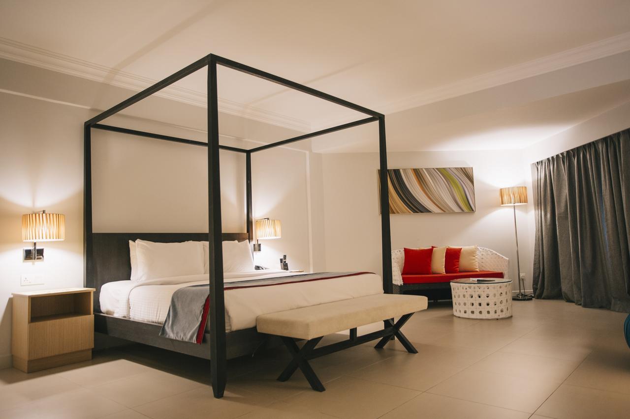 แซนด์ แอนด์ แซนเดิล เดซารู บีช รีสอร์ต แอนด์ สปา Hotel เดอซารู ภายนอก รูปภาพ Deluxe Room