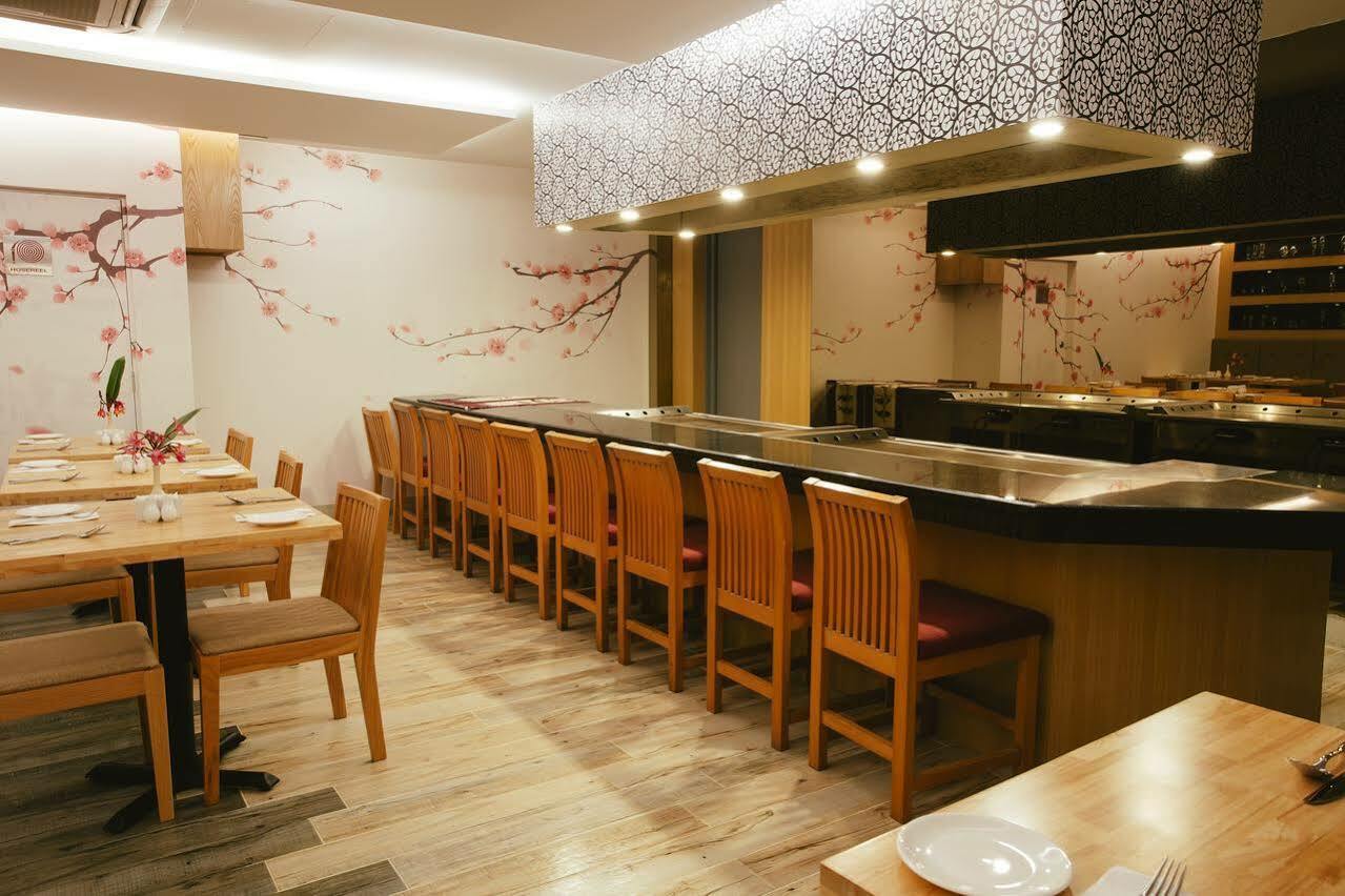 แซนด์ แอนด์ แซนเดิล เดซารู บีช รีสอร์ต แอนด์ สปา Hotel เดอซารู ภายนอก รูปภาพ A sushi bar in Tokyo